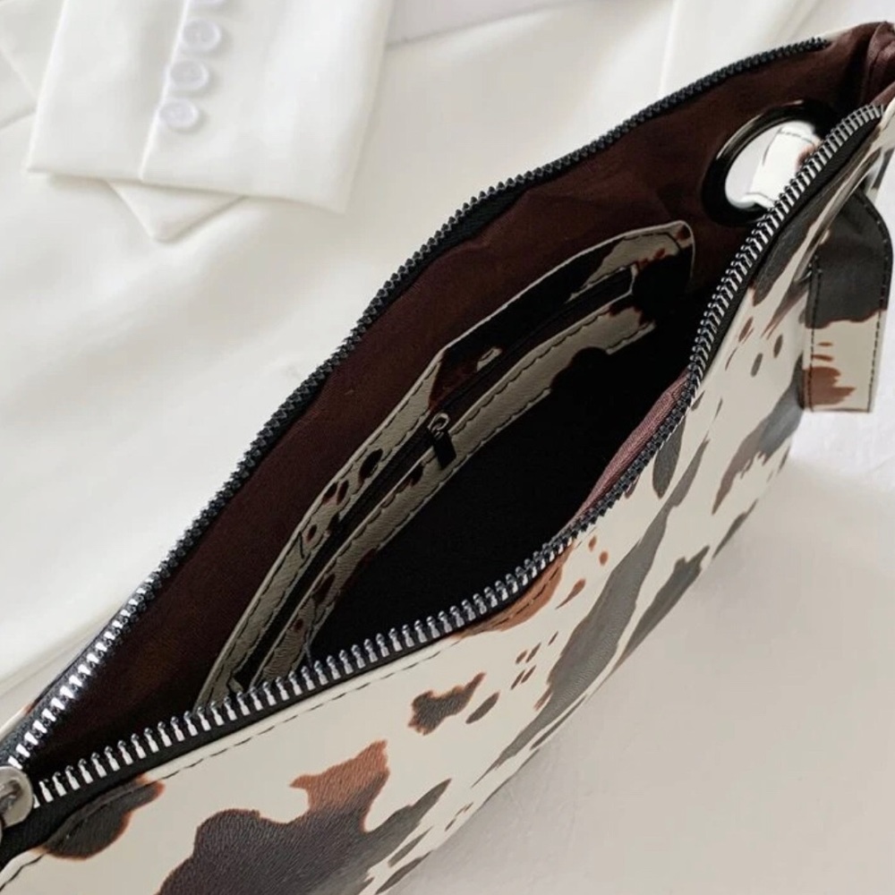 Cow 🐄 Print Oversized Clutch - Picture 3 of 4